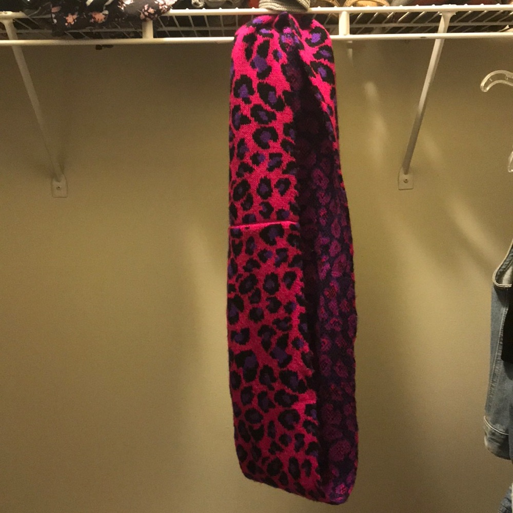 Reversible Scarf - Picture 3 of 4